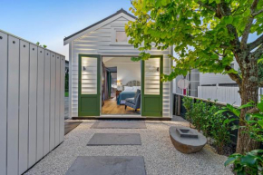 Augusta Hut, Auckland